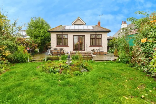 Photo 2 — Dumont Avenue, St. Osyth, Clacton-on-Sea, Essex, CO16