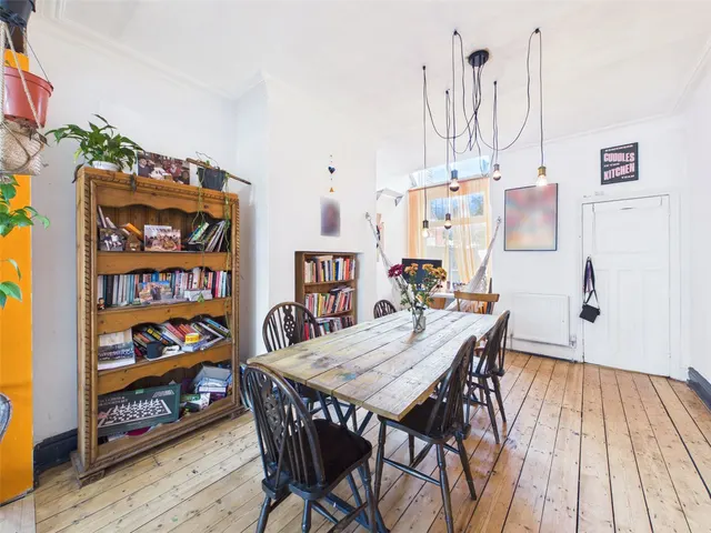 Broom Lane, Levenshulme, M19, photo 3