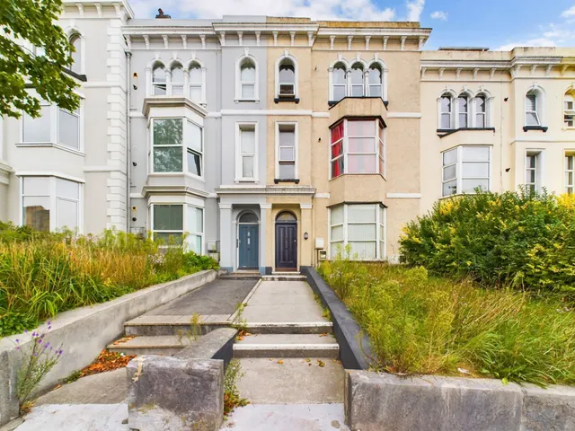 Woodland Terrace, Greenbank, PL4, photo 1
