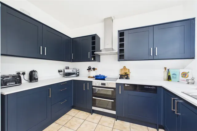 Trenthams Close, Purley on Thames, RG8, photo 3