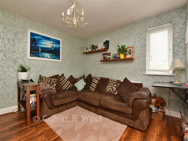 Milner Road, Caterham, CR3, photo 2