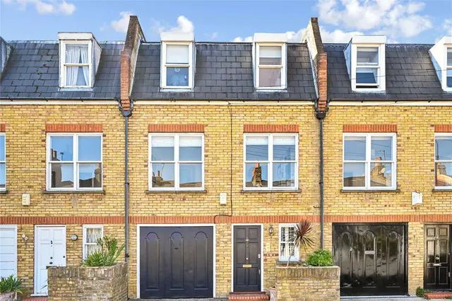 Photo 2 — Burlington Road, Fulham, London, SW6 4NR