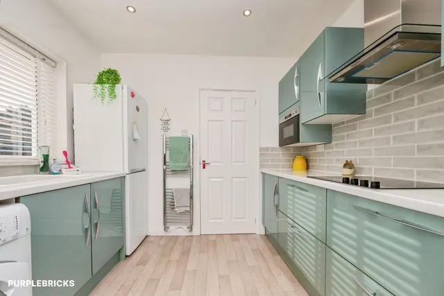 Burlish Close, Stourport-On-Severn, DY13, photo 3