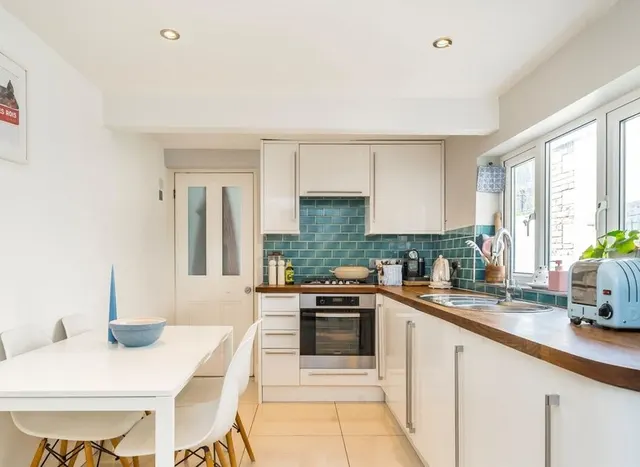 Photo 2 — Archdale Road, East Dulwich, SE22