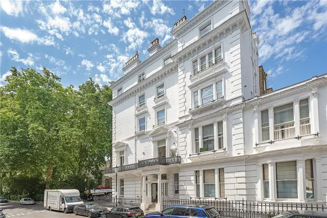 Photo 2 — Courtfield Gardens, London, SW5