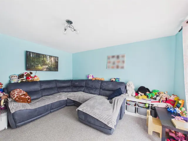 Frank Brookes Road, Cheltenham, GL51, photo 2
