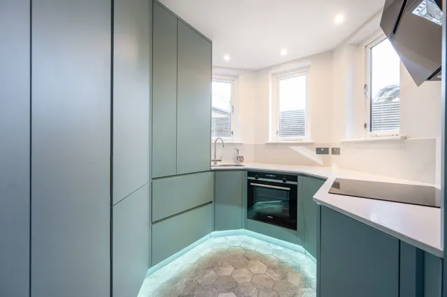 Photo 3 — Flat A, 79-81 Ledbury Road, London