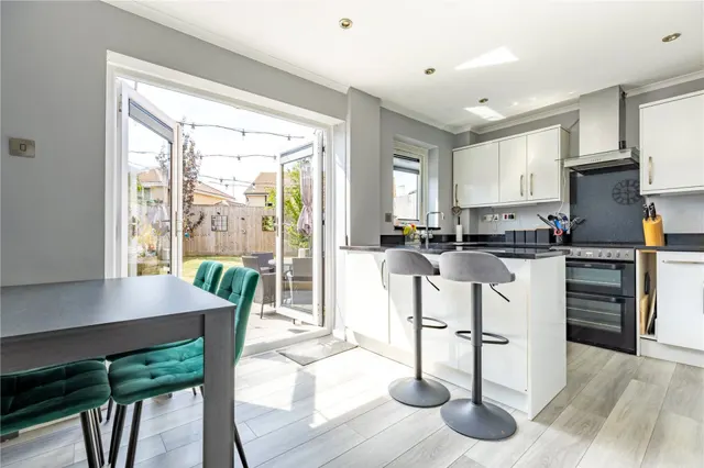 Partridge Way, Cirencester, GL7, photo 2