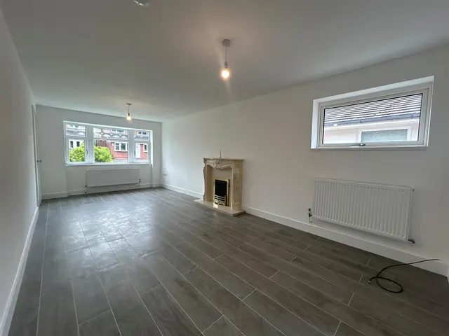 Barley Croft, Cheadle Hulme, photo 3
