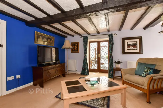 Warlands Lane, Shalfleet, PO30, photo 2