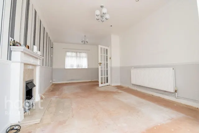 Mountdale Gardens, Leigh-on-Sea, SS9, photo 2
