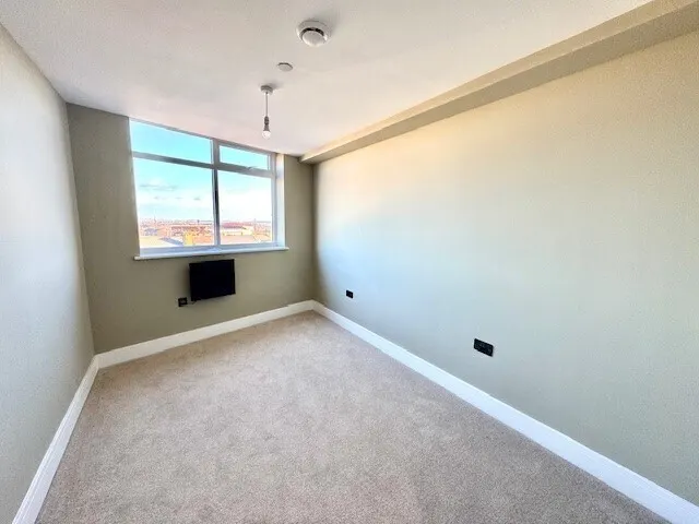 Doncaster Road, S70, photo 3