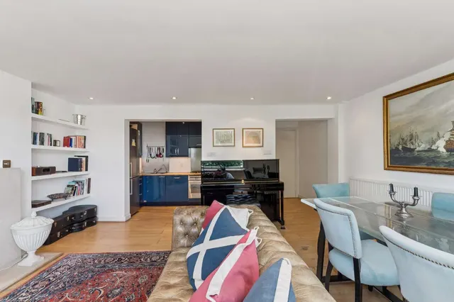 Photo 3 — Chesterfield House, King Henry's Road, Primrose Hill, London, NW3 3QP