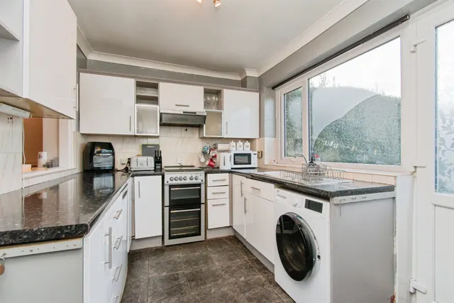 Photo 3 — Redhill Drive, Castleford