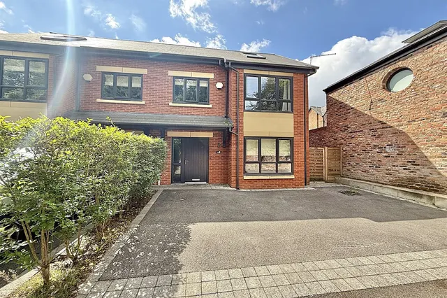 Moseley Road, Manchester, photo 1