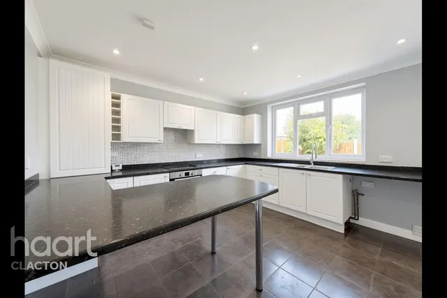 Knox Road, Clacton-On-Sea, CO15, photo 3