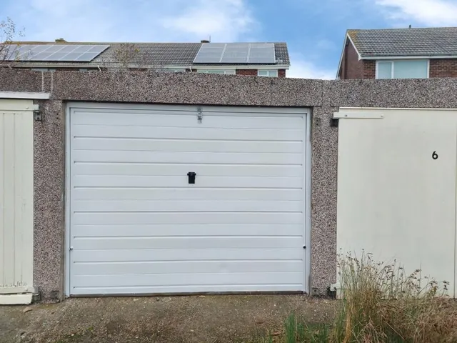 Park Farm Avenue, Fareham, PO15, photo 1