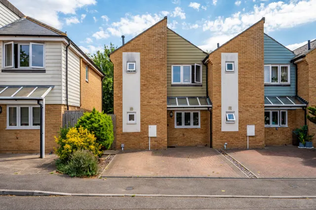 3 Jacobs Green, Guildford, photo 1