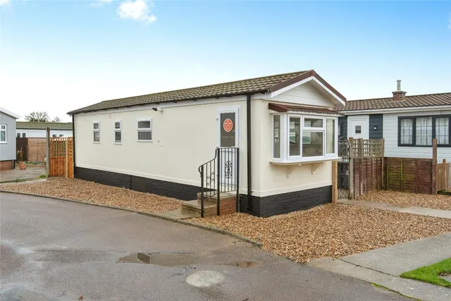 Three Star Park, Bedford Road, Lower Stondon, Henlow, SG16, photo 1