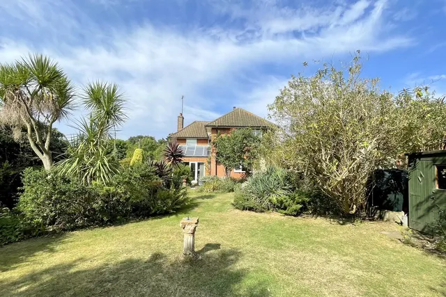 Hollesley Road, Alderton, IP12, photo 1