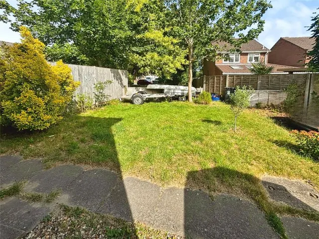 Photo 3 — Abraham Close, Botley, Hampshire, SO30