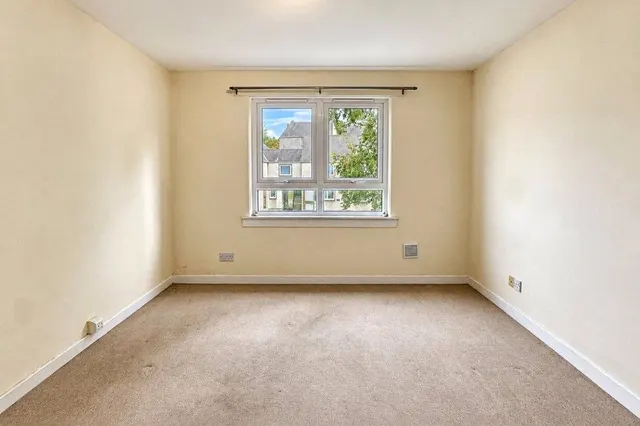 Masonic Close, Elgin, IV30, photo 2