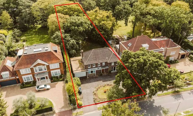 Photo 3 — Winnington Road, Hampstead Garden Suburb, London, N2 0TP