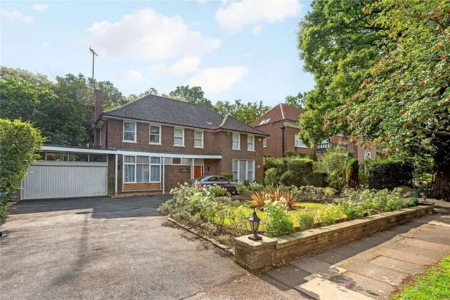 Photo 2 — Winnington Road, Hampstead Garden Suburb, London, N2 0TP