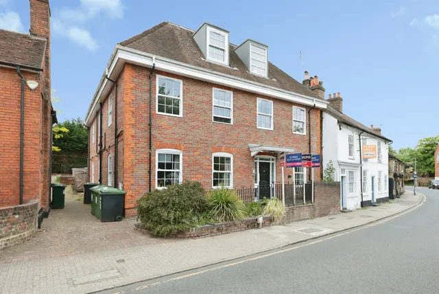 High Street, Rickmansworth, photo 1
