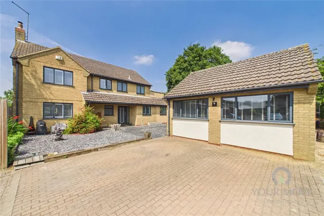 Meadow Close, Ringstead, NN14, photo 2