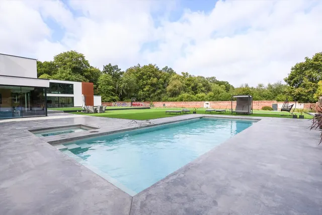 London Road, Windlesham, GU20, photo 3