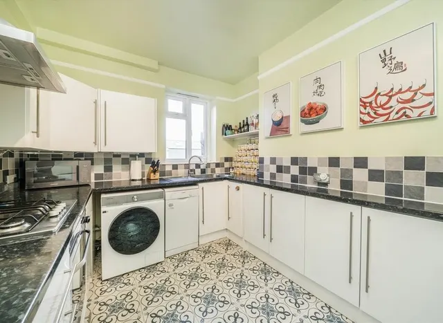 Photo 3 — Kingston Road, Wimbledon, SW19