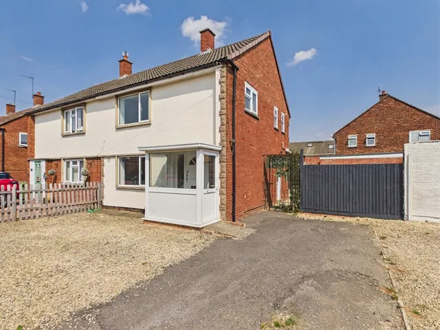 Laxton Road, Cheltenham, GL51 7QH, photo 1