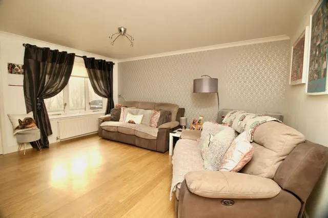 Photo 3 — Callander Road, Carrickstone, G68 0BT