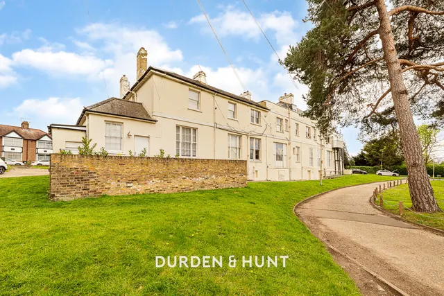 Chigwell Road, Woodford Green, IG8, photo 1