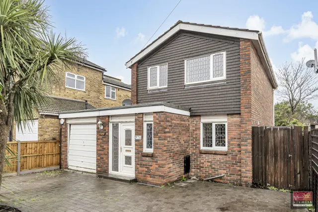Ford Road, Ashford, TW15, photo 1