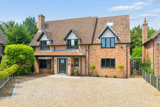 Clifton Road, Shefford, SG17, photo 1
