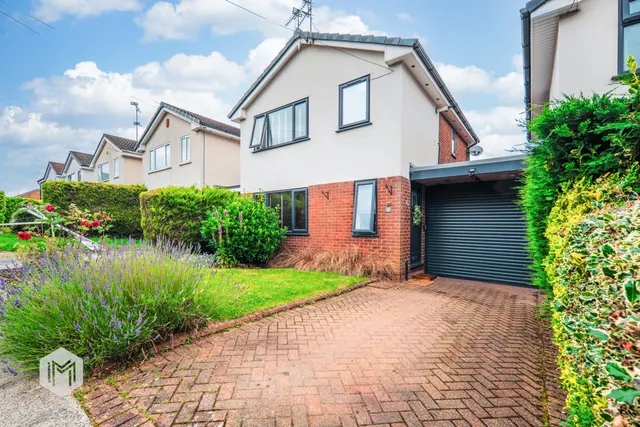Whalley Drive, Bury, BL8 2JZ, photo 1