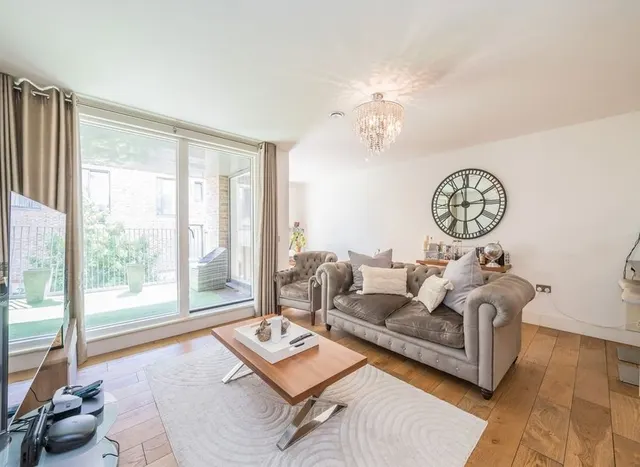Photo 2 — Narrowboat Avenue, Brentford, TW8