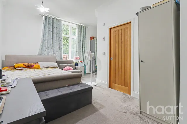 Honeywood Walk, Carshalton, SM5, photo 3