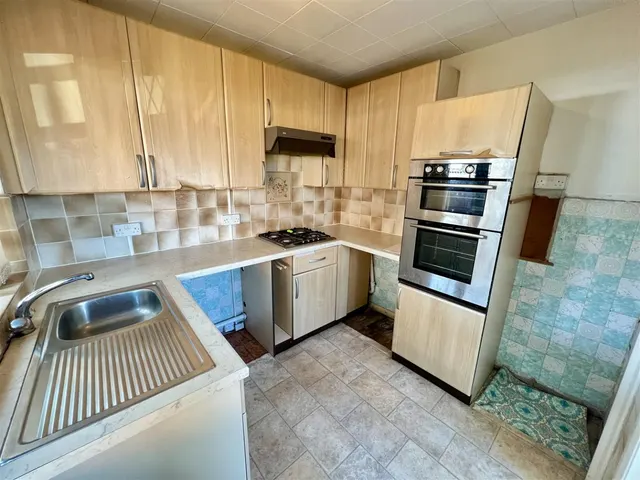 Photo 2 — Rose Avenue, Kingswinford, DY6 8LE