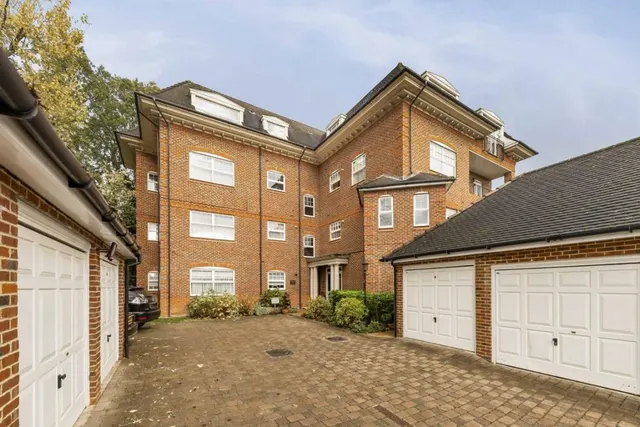 Turnberry Close, Hendon, NW4, London, photo 1