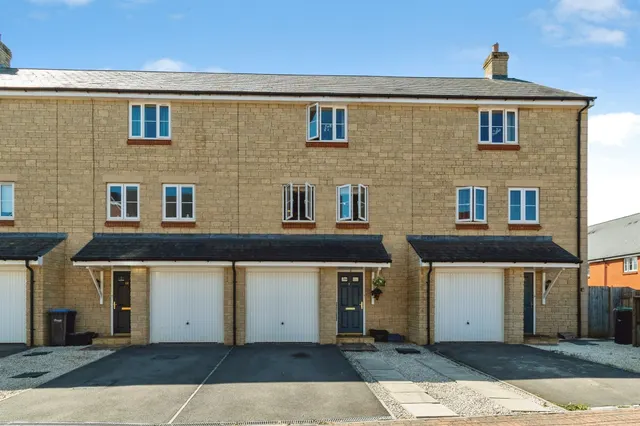 Lapwing Road, MELKSHAM, photo 1