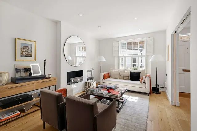 Photo 2 — Radnor Walk, London, SW3 4BP