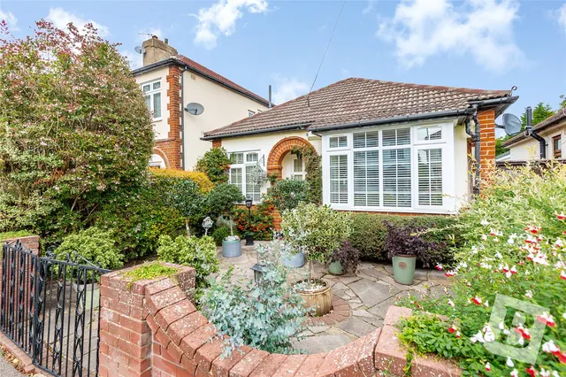 Hornchurch, RM11, photo 1