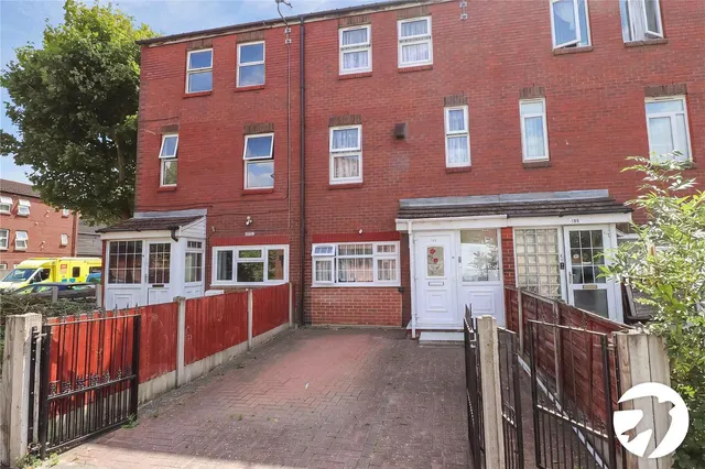 Parkway, Erith, DA18, photo 1