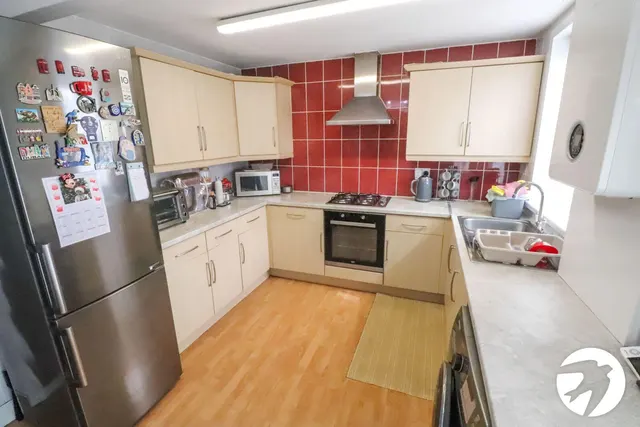 Parkway, Erith, DA18, photo 3