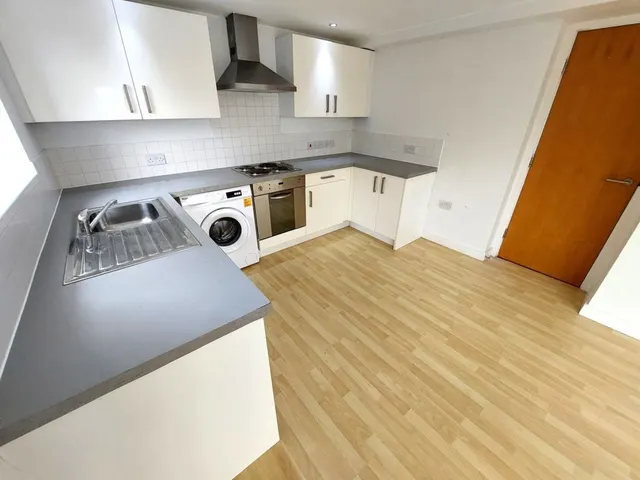 Photo 3 — Lakeside Rise, Blackley, M9