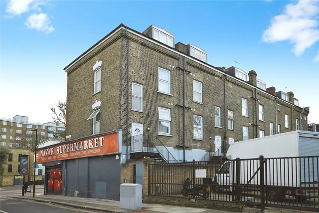 Cedar Road, London, Ch, N17, photo 1