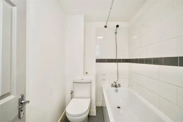 Photo 2 — Cedar Road, London, Ch, N17